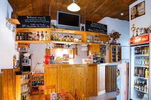 Breakfast (CZK 90.00 per person)