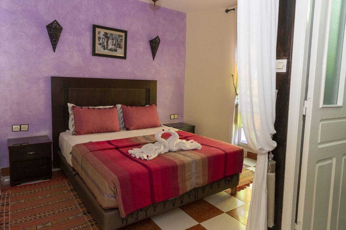 Standard Single Room | Meja, langsir/tirai gelap terus, dihias secara berasingan 