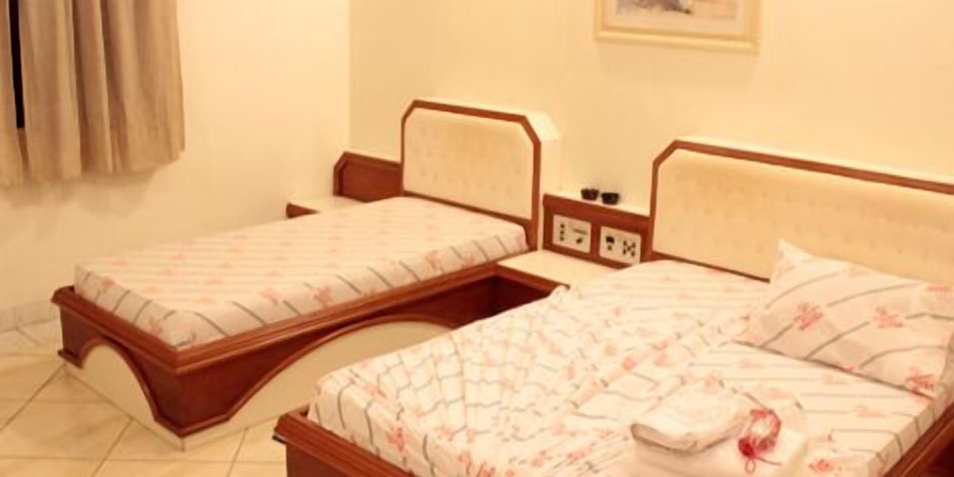 Photo - Pleasant Place Hotel