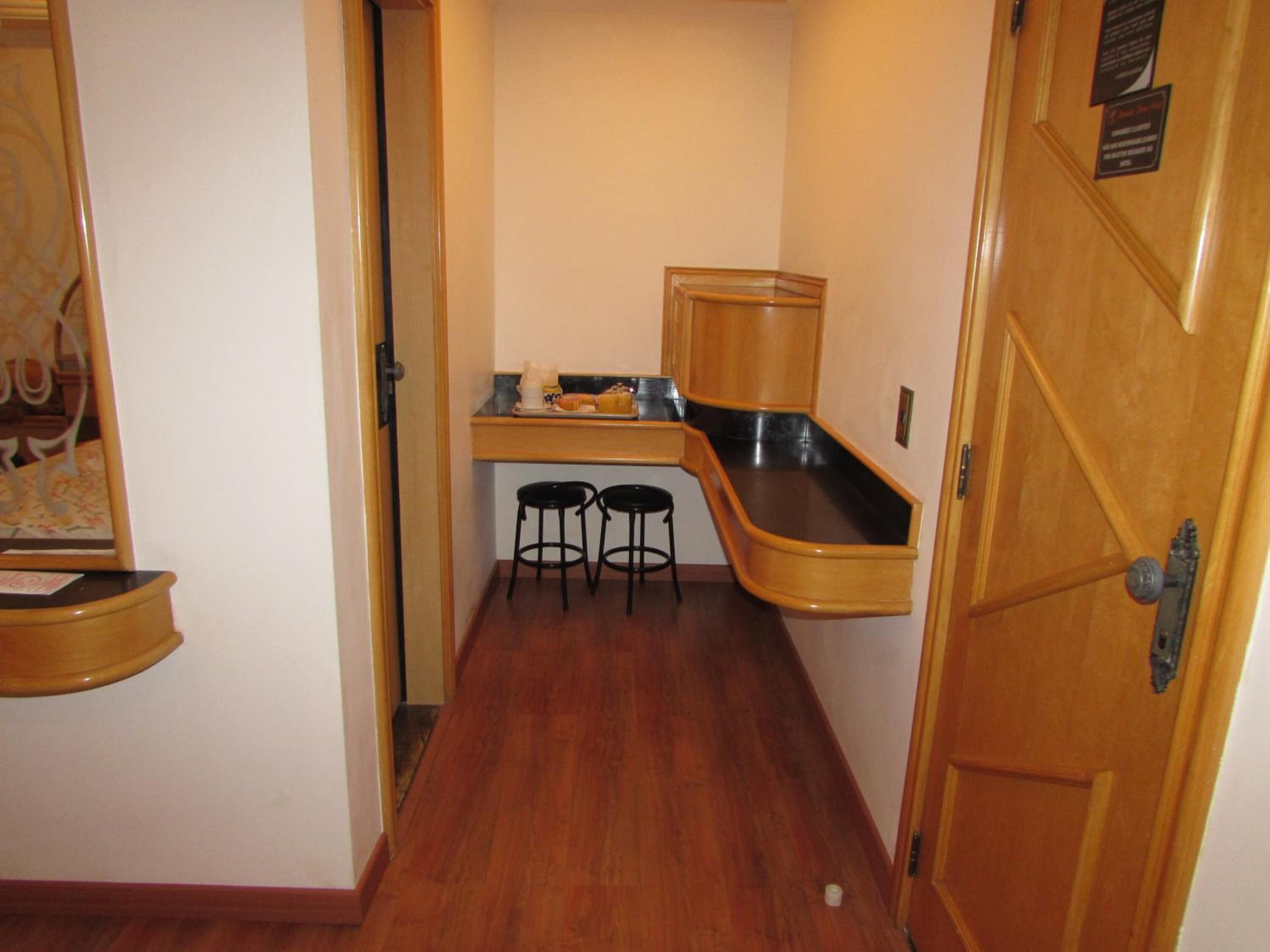 Photo - Pleasant Place Hotel