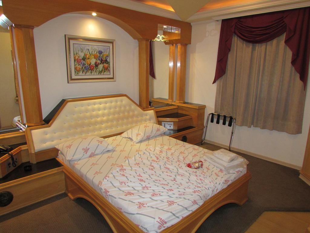 Photo - Pleasant Place Hotel