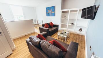 Flat-screen TV, pay films