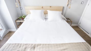 Classic Double Room, 1 Double Bed (Interior) | Desk, blackout drapes, free WiFi, bed sheets