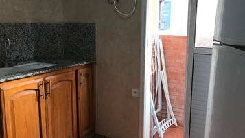 Fridge, oven, stovetop, espresso maker