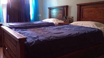 Apartemen, 2 kamar tidur | 2 kamar tidur, seprai premium, Wi-Fi gratis, dan seprai linen