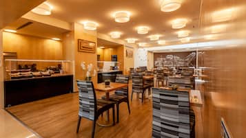 Daily buffet breakfast for a fee