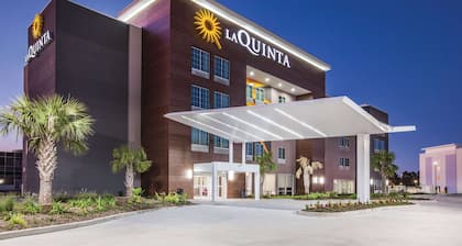 La Quinta Inn & Suites by Wyndham Baton Rouge - Port Allen
