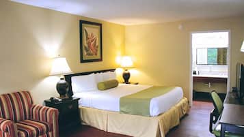 办公桌、遮光窗帘、熨斗/熨衣板、免费 WiFi