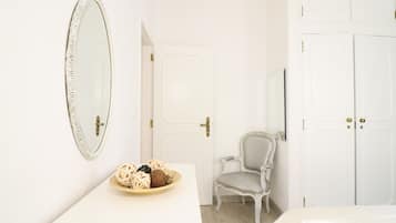 2 chambres, chambres insonorisées, fer et planche à repasser