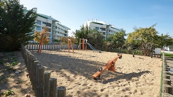 Children’s play area – outdoor
