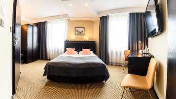 Standard Double or Twin Room | In-room safe, desk, blackout drapes, iron/ironing board