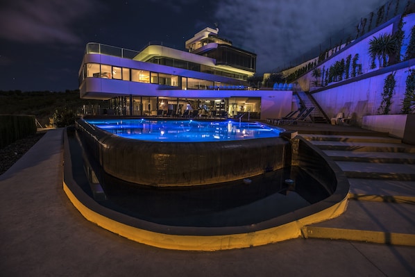 Indoor pool, outdoor pool
