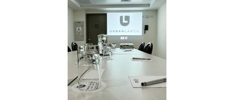 Toplantı salonu/imkânları