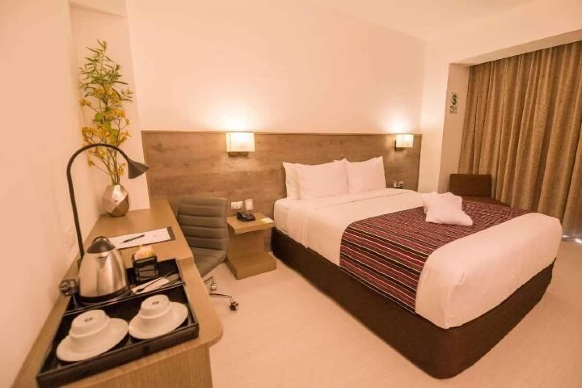 1 bedroom, down comforters, minibar, in-room safe