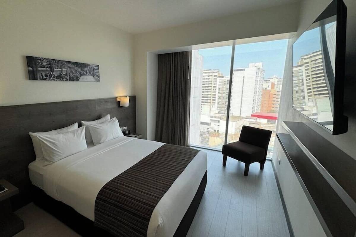 1 bedroom, down duvets, minibar, in-room safe