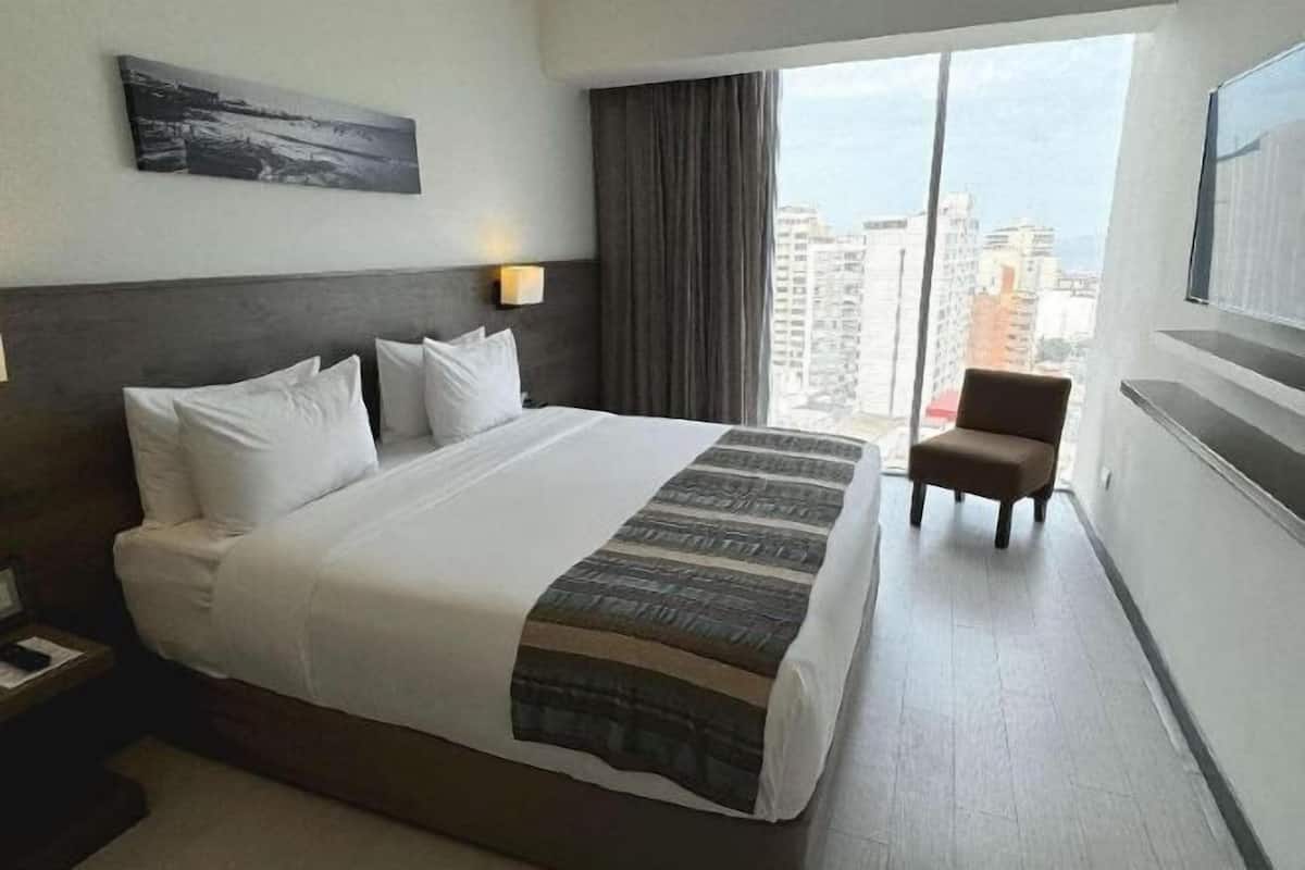 1 bedroom, down comforters, minibar, in-room safe