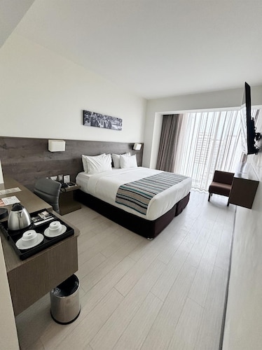 Best Western Plus Urban Larco Hotel