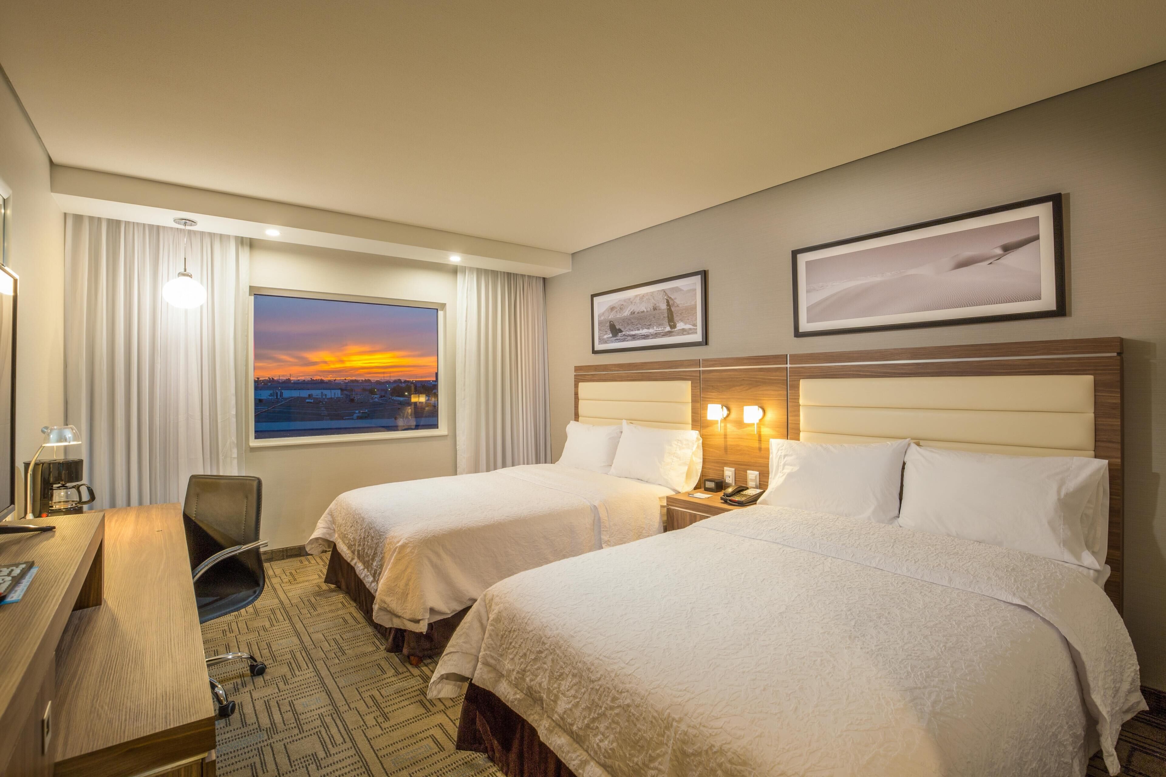 Habitación, 2 camas matrimoniales, para no fumadores | Ropa de cama de alta calidad, edredón y camas con pillow-top 