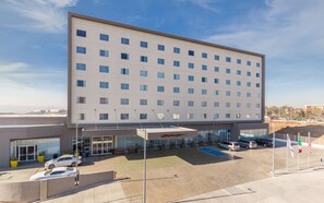 Exterior - Hampton Inn by Hilton Tijuana (Tijuana)