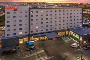 Exterior - Hampton Inn by Hilton Tijuana (Tijuana)