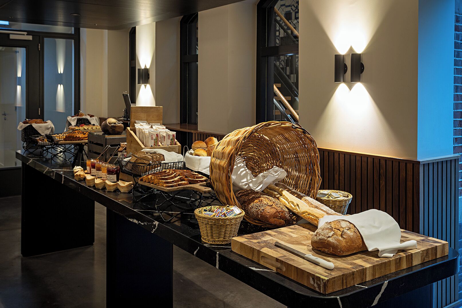Petit déjeuner continental servi tous les jours en supplément