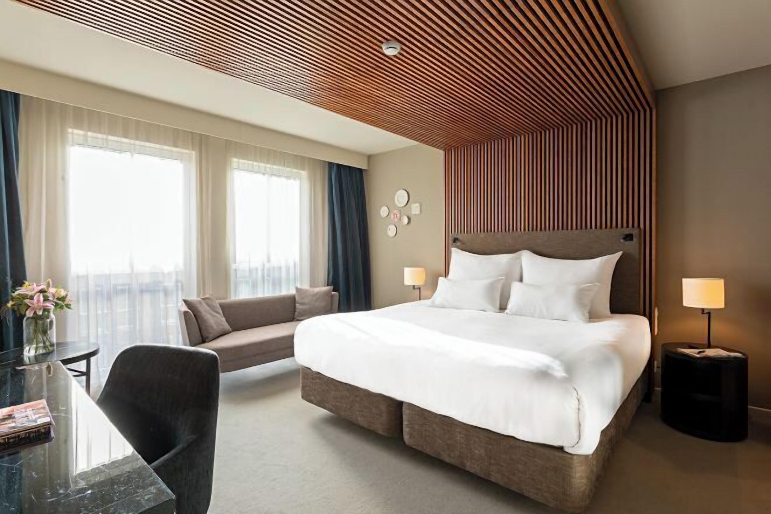 Sengetøy av topp kvalitet, safe på rommet og individuelt dekorert