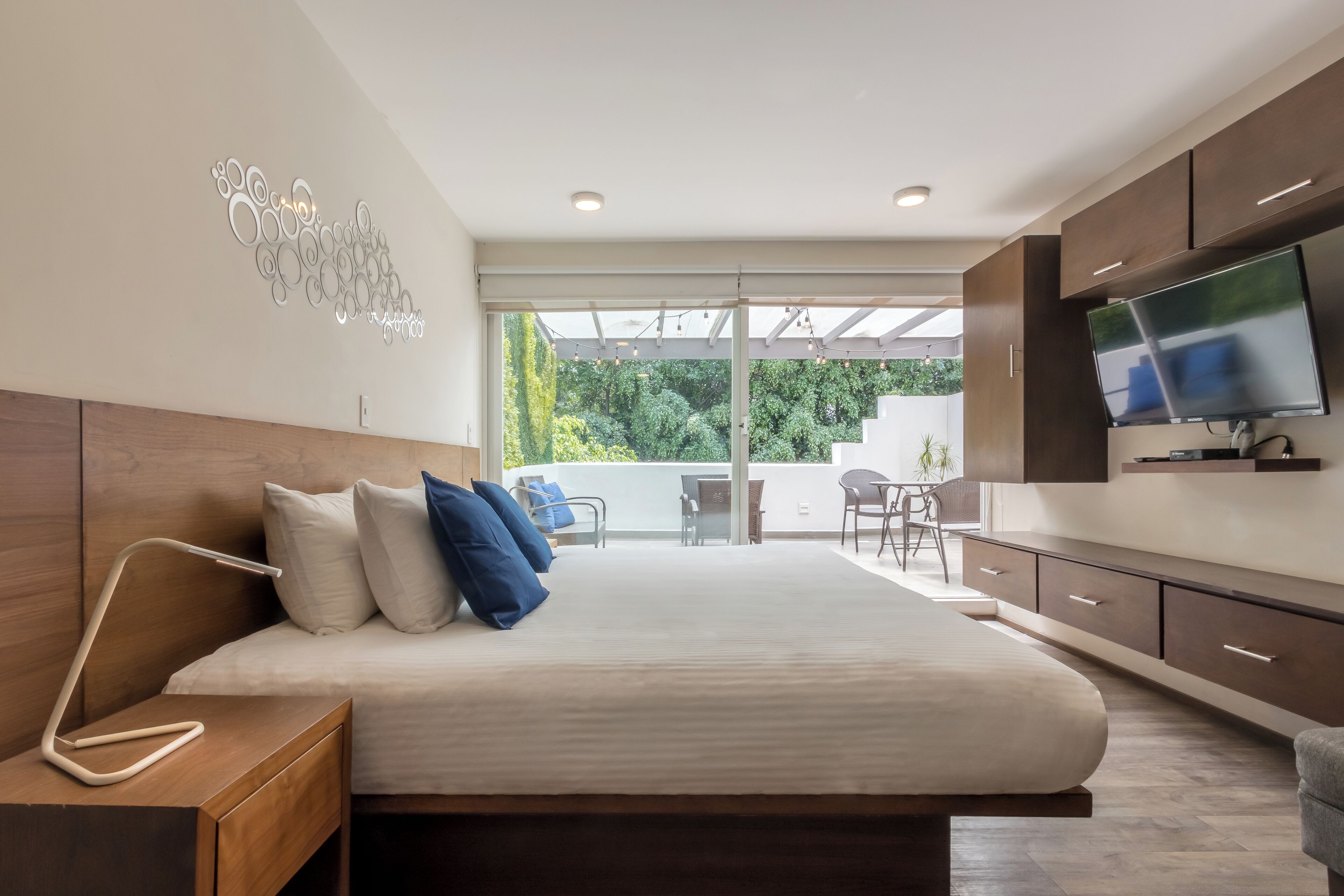 Loft, Terrace | Premium bedding, iron/ironing board, free WiFi, bed sheets