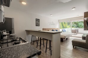 复式房, 露台 | 私人厨房 | 冰箱、微波炉、烤箱、茶具/咖啡用具