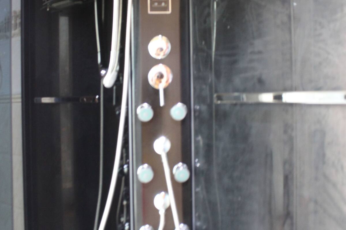 junior suite | bathroom shower