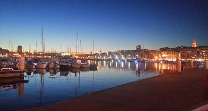 Escale Marseillaise: Grand T2 62 m2, calme, Vieux Port