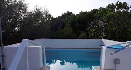 "Su Pasciale" house with swimming pool 10 minutes from the sea