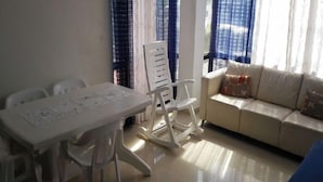 Comfort Apartment, 2 Bedrooms | Living area