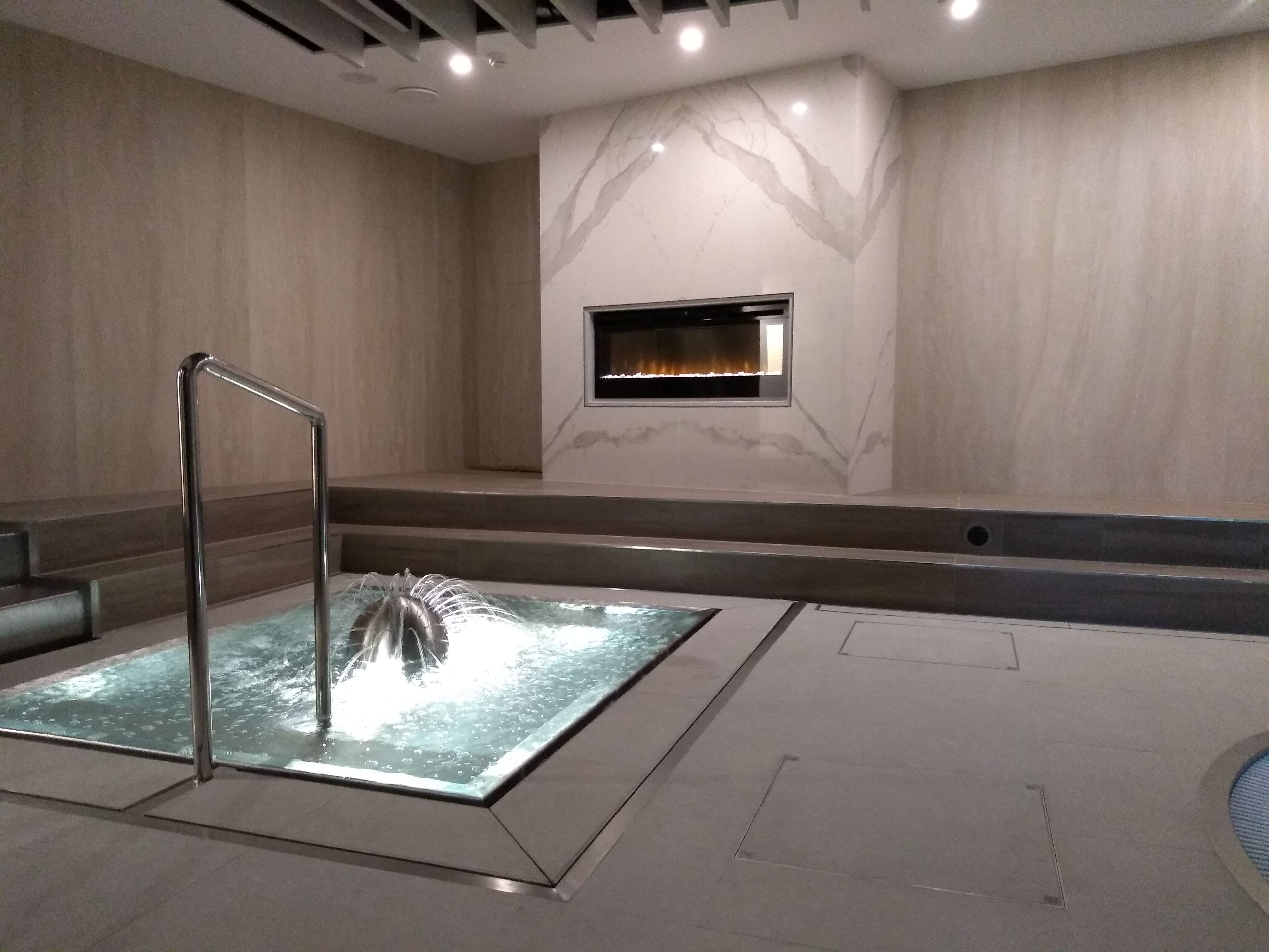 蒸氣室、按摩服  務