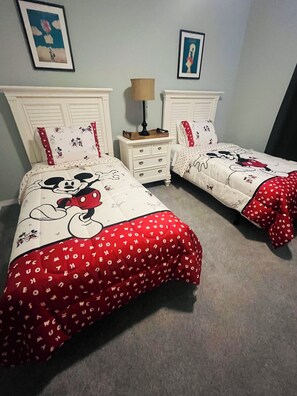 3 bedrooms, in-room safe, desk, iron/ironing board