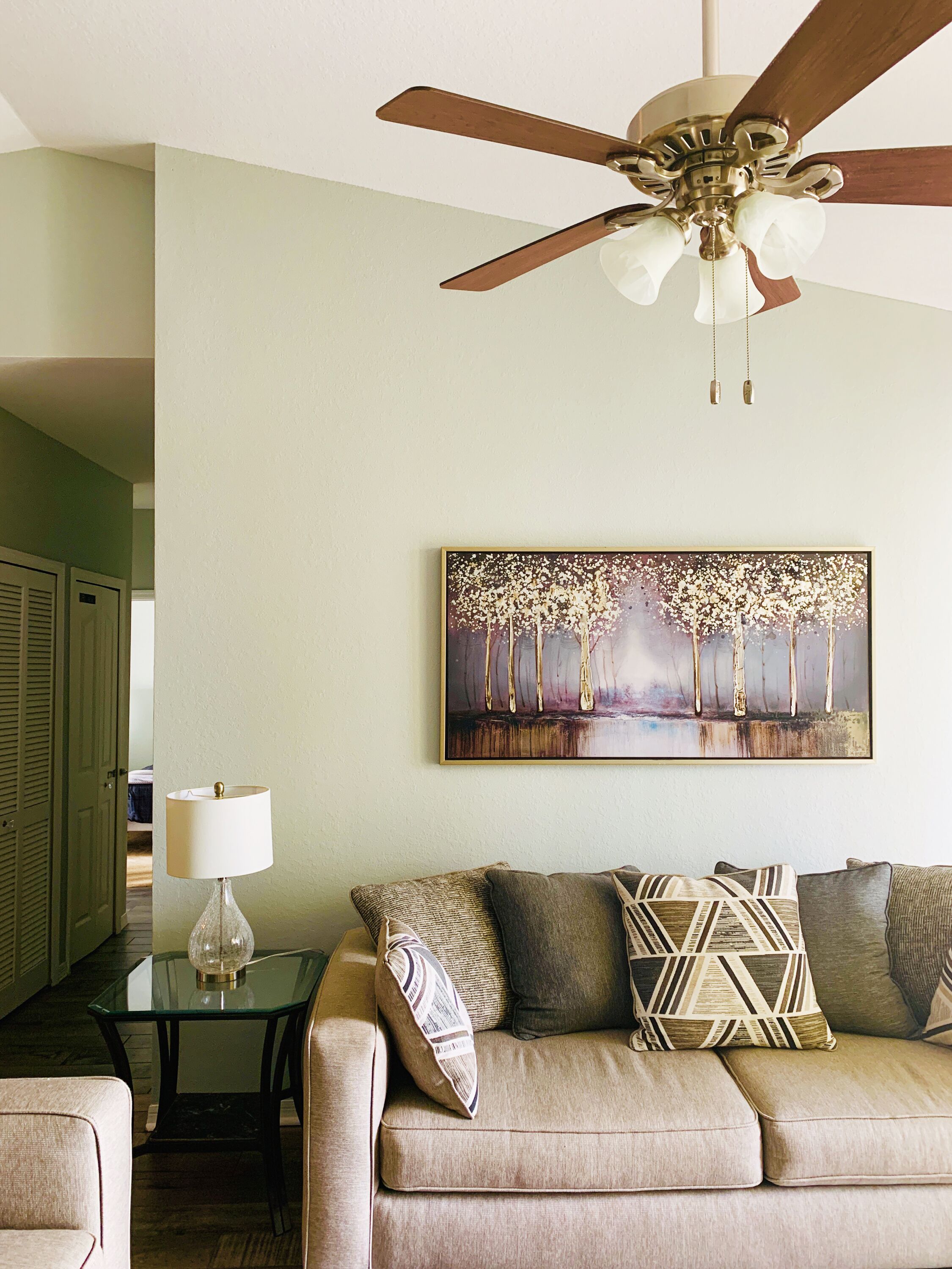 Beautiful Lakeside Penthouse Award Winning Resort Just Minutes to Disney!