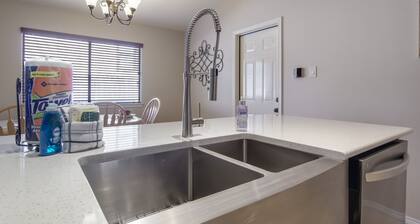 Shady Oaks, uusi keittiö, iso kansi! Merimaailma / Kuusi lippua / Lackland BMT