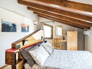 4 dormitorios, tabla de planchar con plancha, wifi y ropa de cama