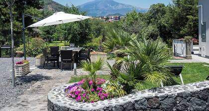 Luxuriöse Villa mit Pool an den Hängen des Ätna