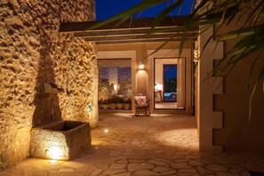 صورة غير مصنفة، 2 من 39، زرّ