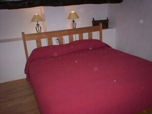 4 habitaciones, tabla de planchar con plancha y wifi gratis 