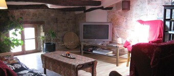 地方の地平線 - バルセロナから110キロメートルの石家の美しい屋根裏部屋