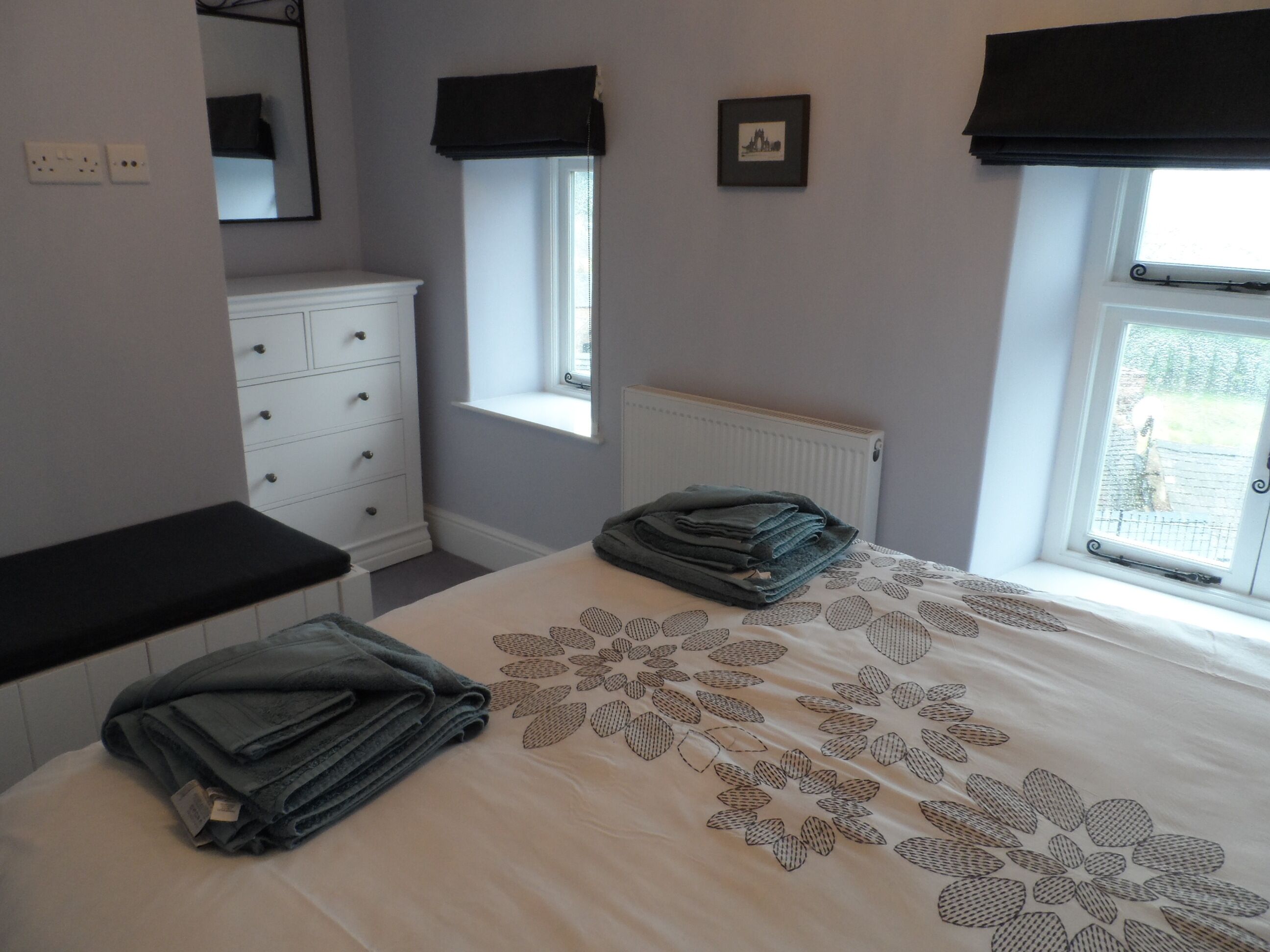 Double bedroom and alcove