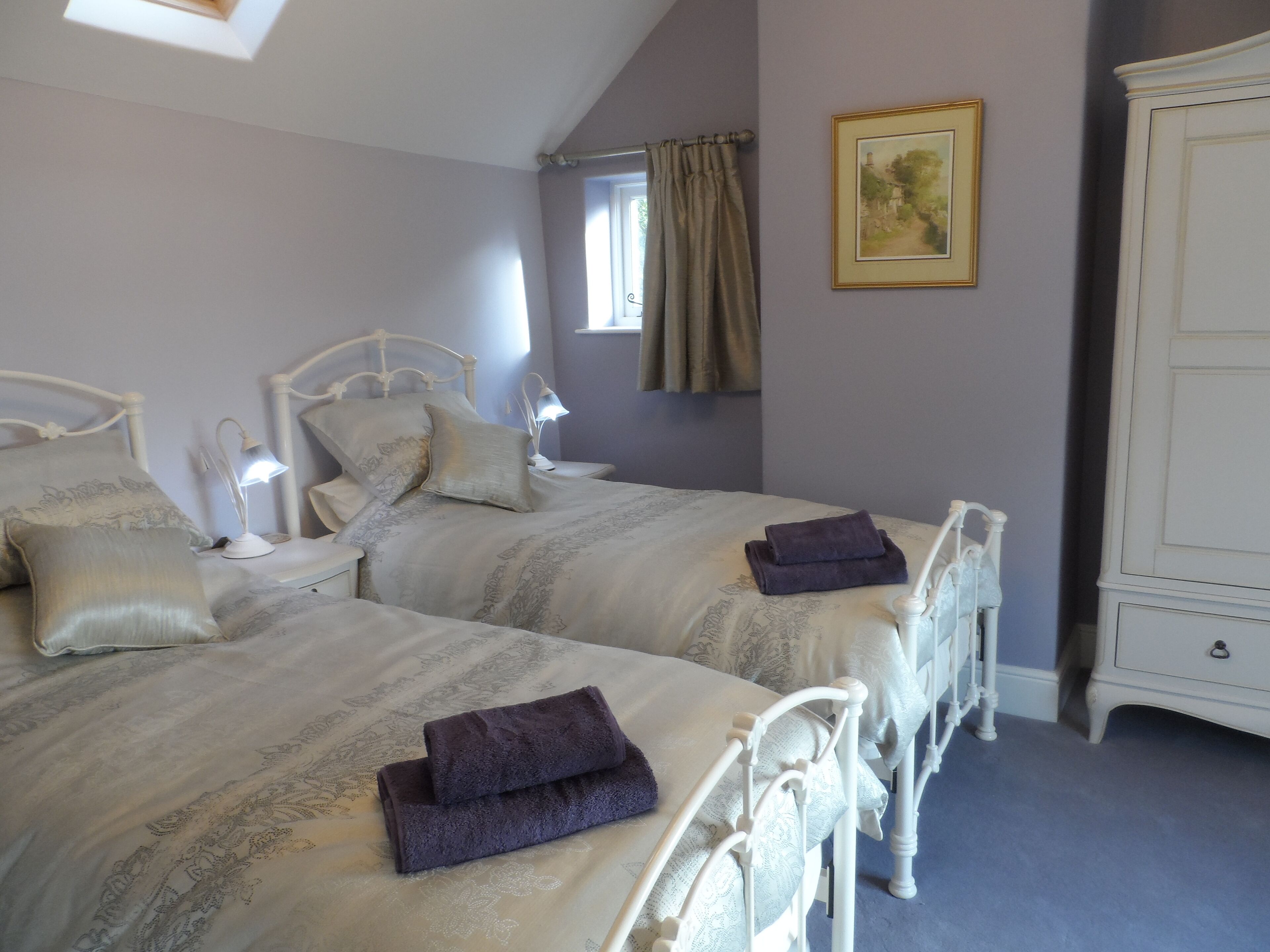 Twin bedroom