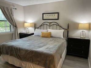 2 chambres, fer et planche à repasser, Wi-Fi gratuit, draps fournis