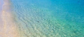 Hytte med hage, rolig beliggenhet med vakker utsikt over havet og Tavolara 