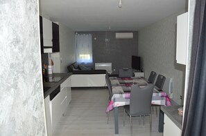 Dining - Comfortable cottages in Auvergne 4-6 people (Espinchal)
