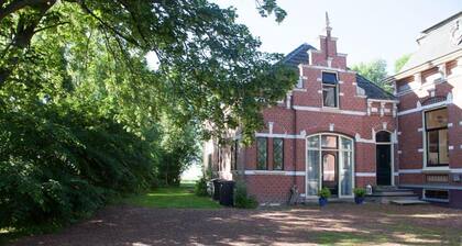 Completely renovated former coach house of villa “Hoeve Ceres” from 1898