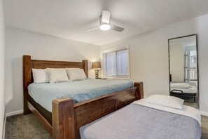 1 chambre, fer et planche à repasser, accès au Wi-Fi (inclus)