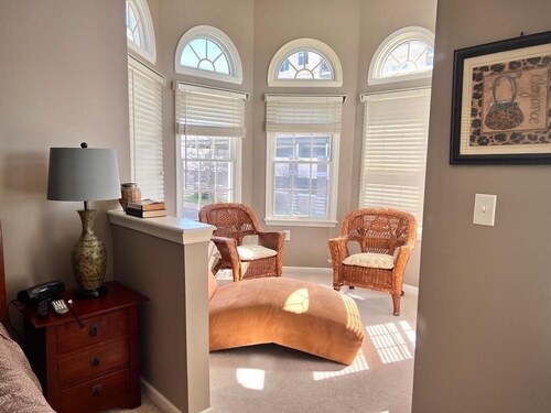 Lady Luck: Next to Beach  & bike path and boardwalk!