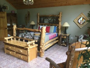 2 bedrooms, iron/ironing board, travel cot, free WiFi